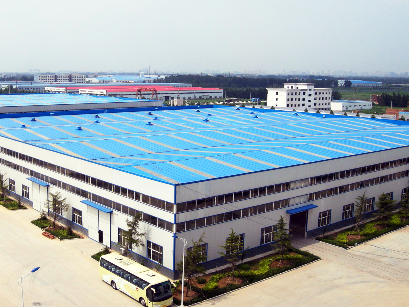 現(xiàn)代園藝景觀新潮流 從立體綠化到無(wú)土栽培的多元融合